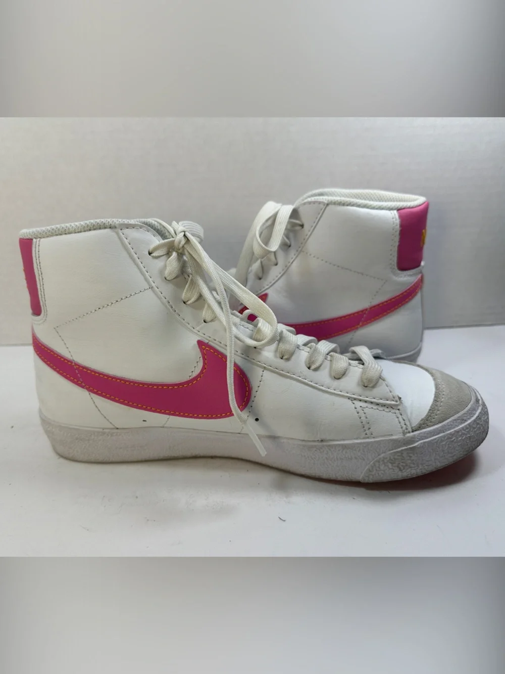 Nike Women's White High-Top Sneakers Shoes Size 7 Tie Lace Up